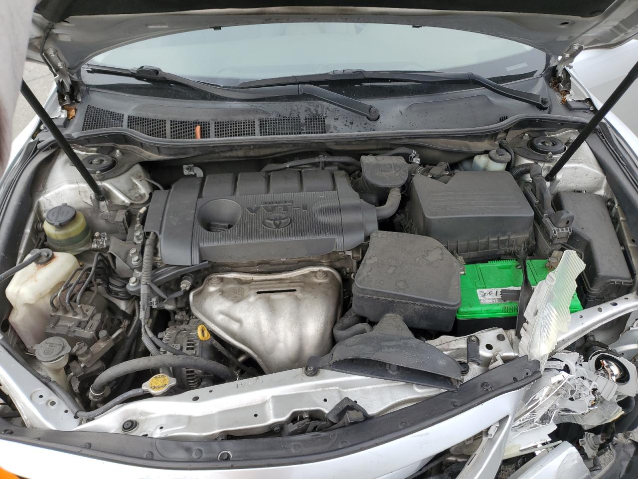 Toyota Camry Base Image 9