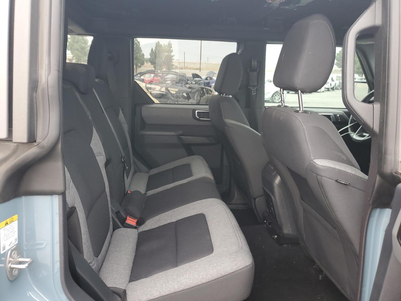 Ford Bronco Base Image 12