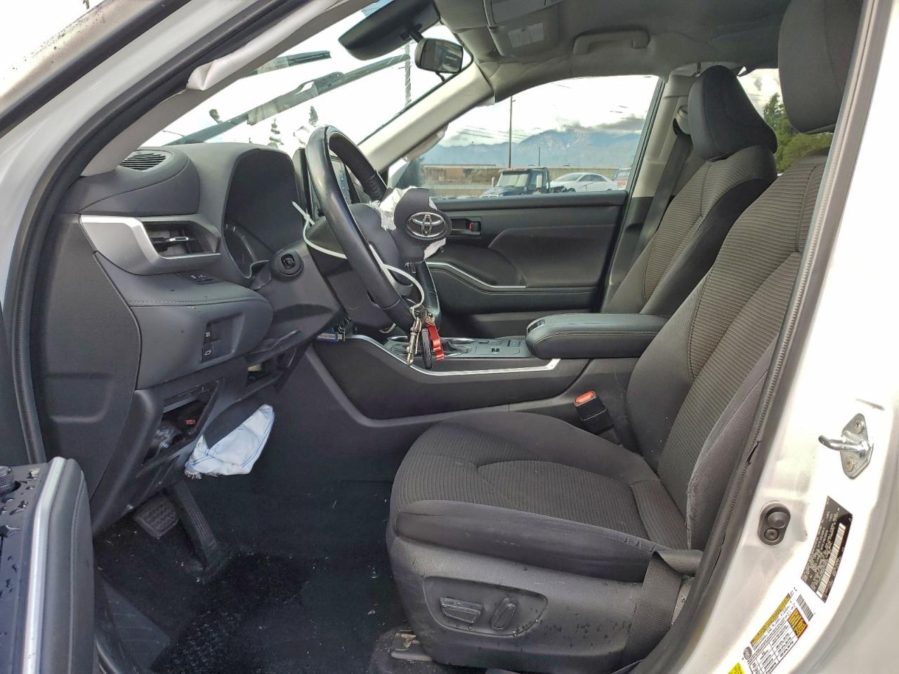 Toyota Highlander L Image 9