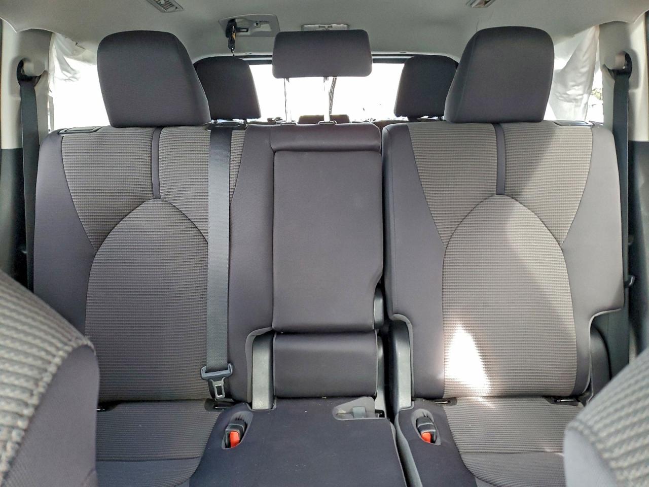 Toyota Highlander L Image 3