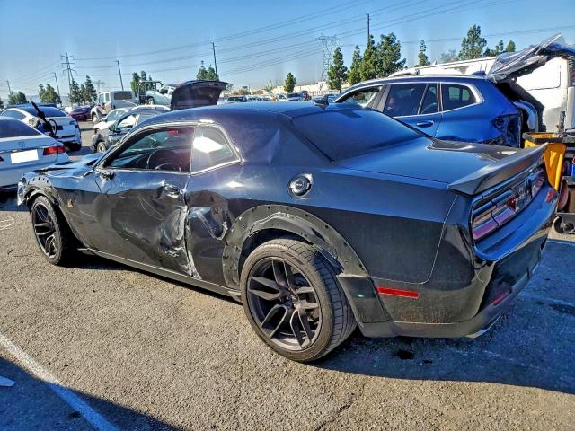 Dodge Challenger R/t Scat Pack Image 3