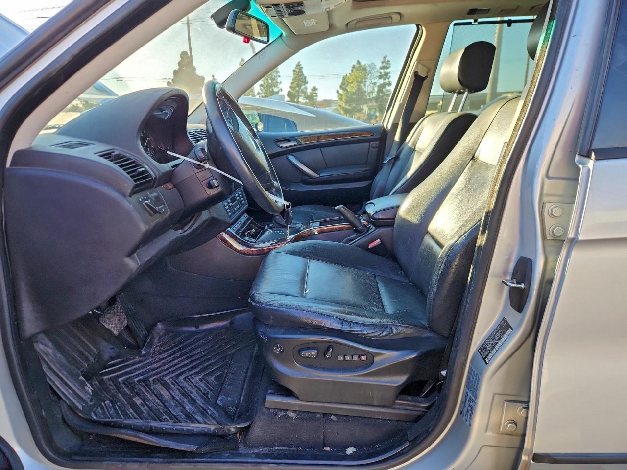 BMW X Series 3.0i Image 6