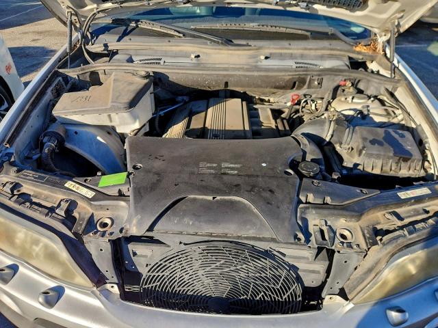 BMW X Series 3.0i Image 11