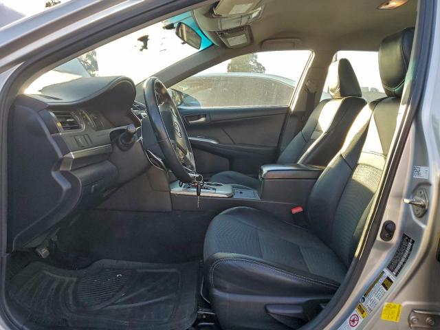 Toyota Camry Base Image 3