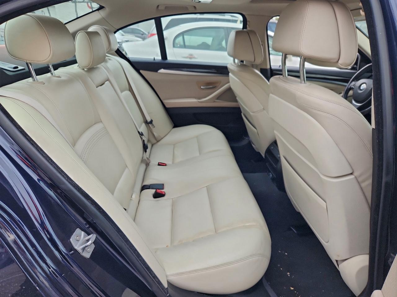 BMW 5 Series Xi Image 10