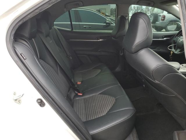 Toyota Camry Se Image 10