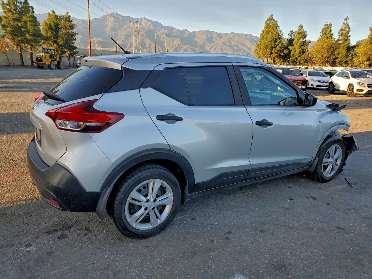 Nissan Kicks S Image 12