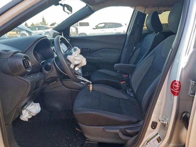 Nissan Kicks S Image 9