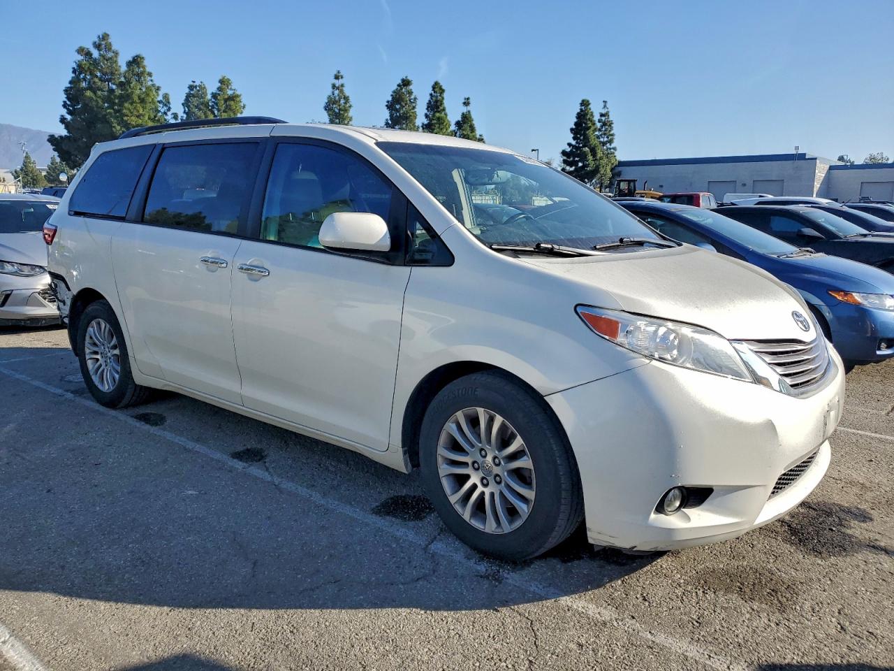 Toyota Sienna Xle Image 12