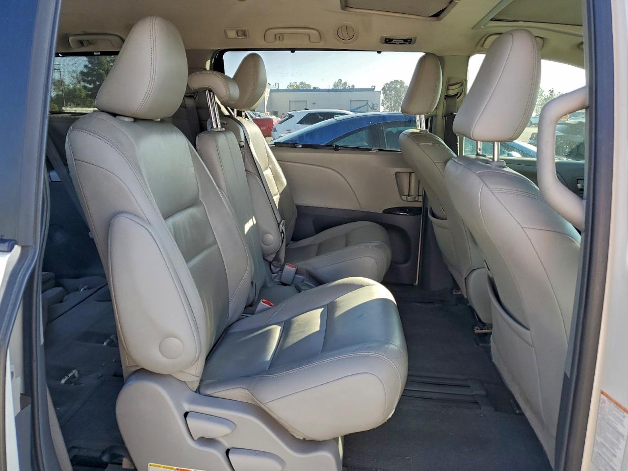 Toyota Sienna Xle Image 11