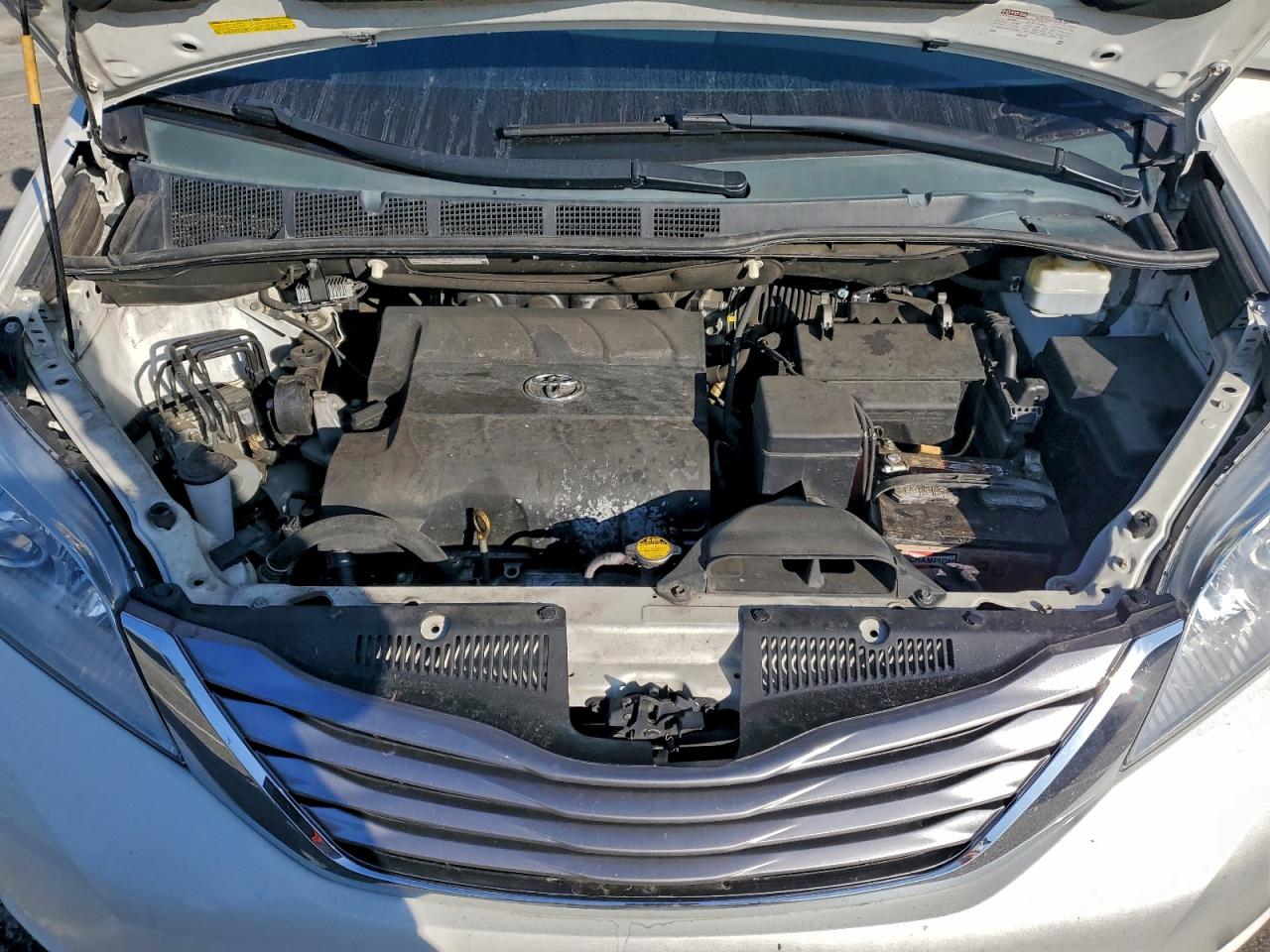 Toyota Sienna Xle Image 7