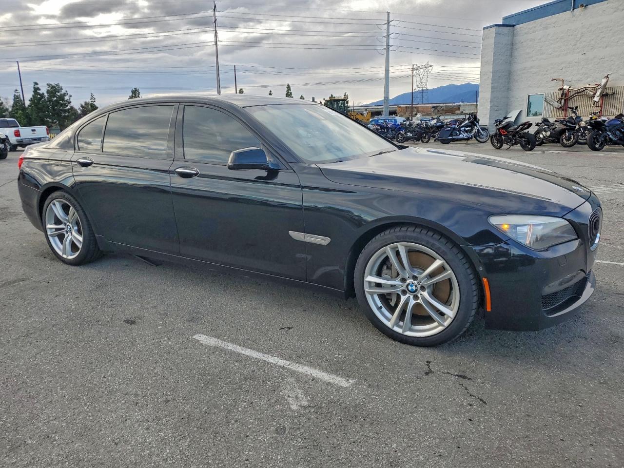 BMW 7 Series Li Image 9