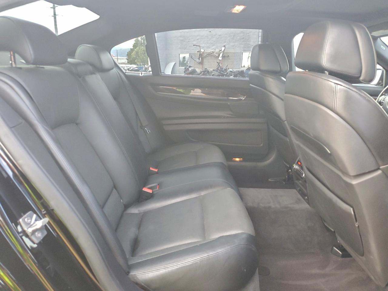 BMW 7 Series Li Image 7
