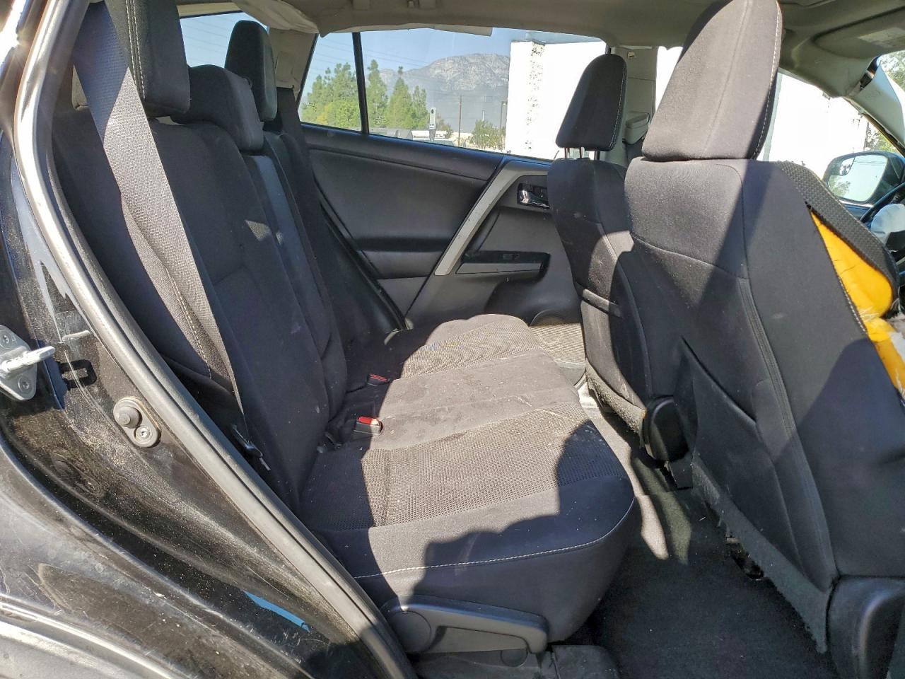 Toyota RAV4 Xle Image 5