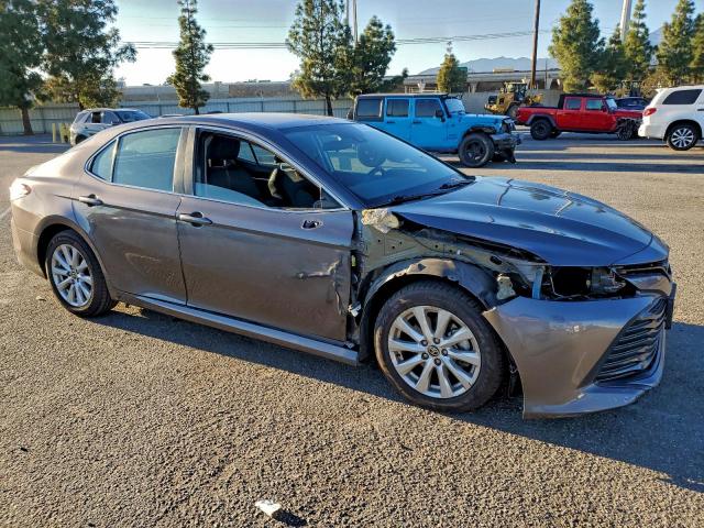 Toyota Camry Le Image 13