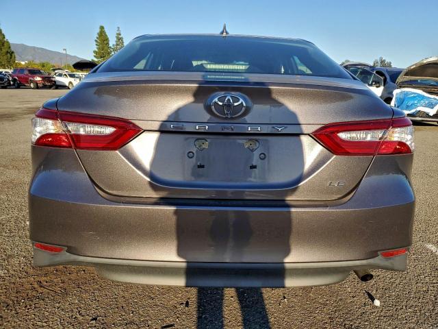 Toyota Camry Le Image 12