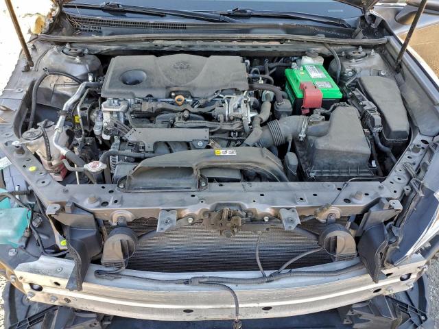 Toyota Camry Le Image 7