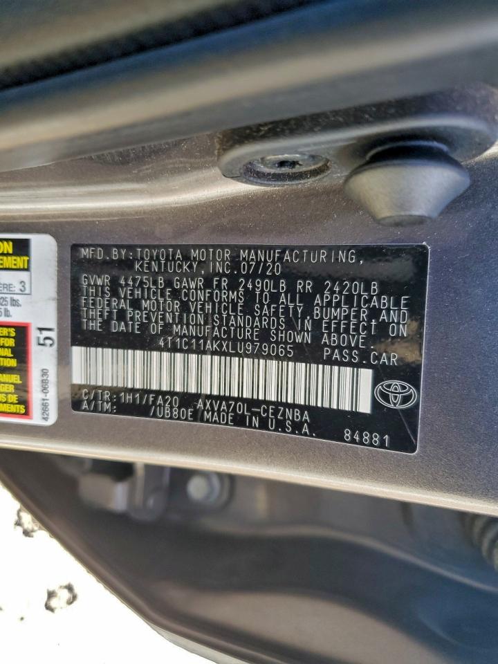 Toyota Camry Le Image 5