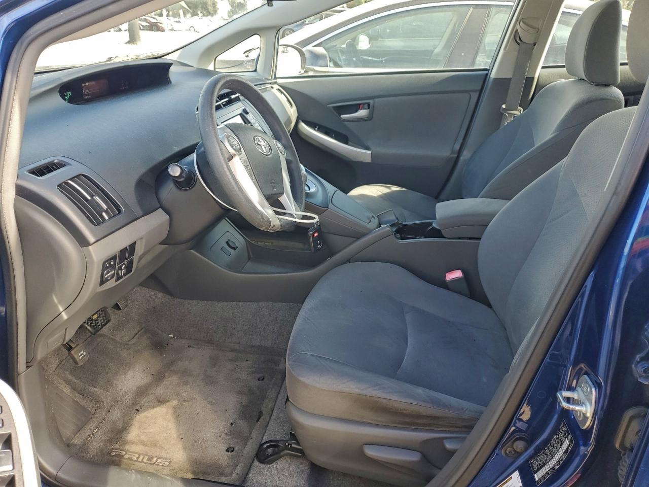 Toyota Prius Image 8