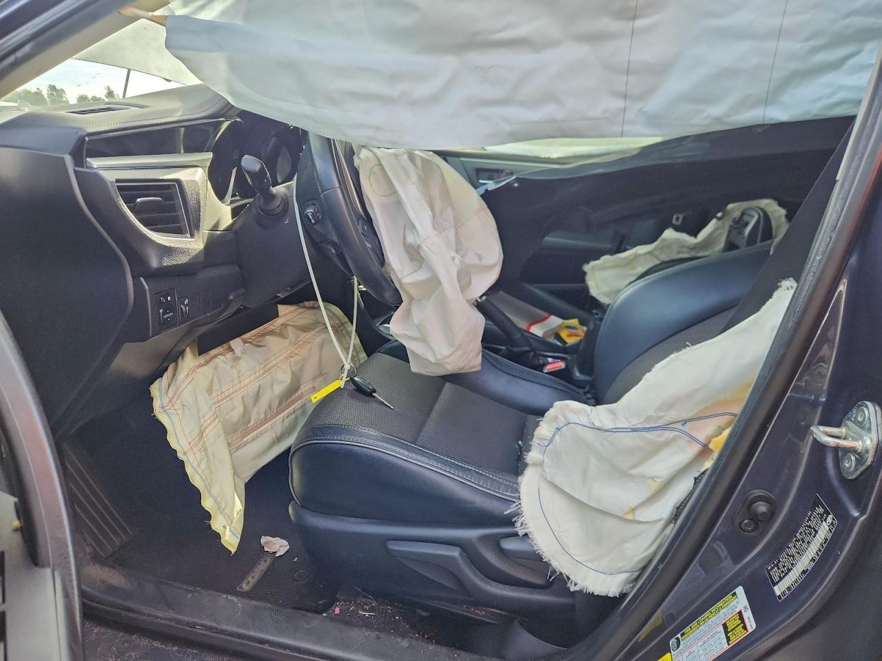 Toyota Corolla L Image 2