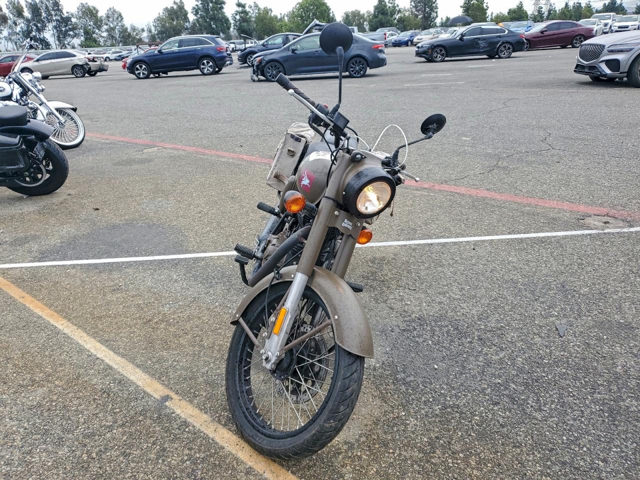 Royal Enfield Motors Bullet Image 8