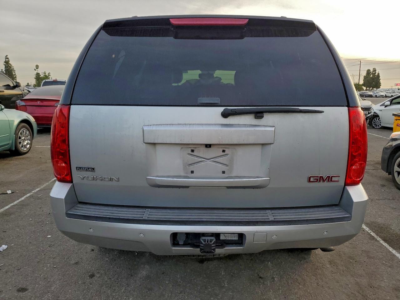 GMC Yukon Slt Image 3