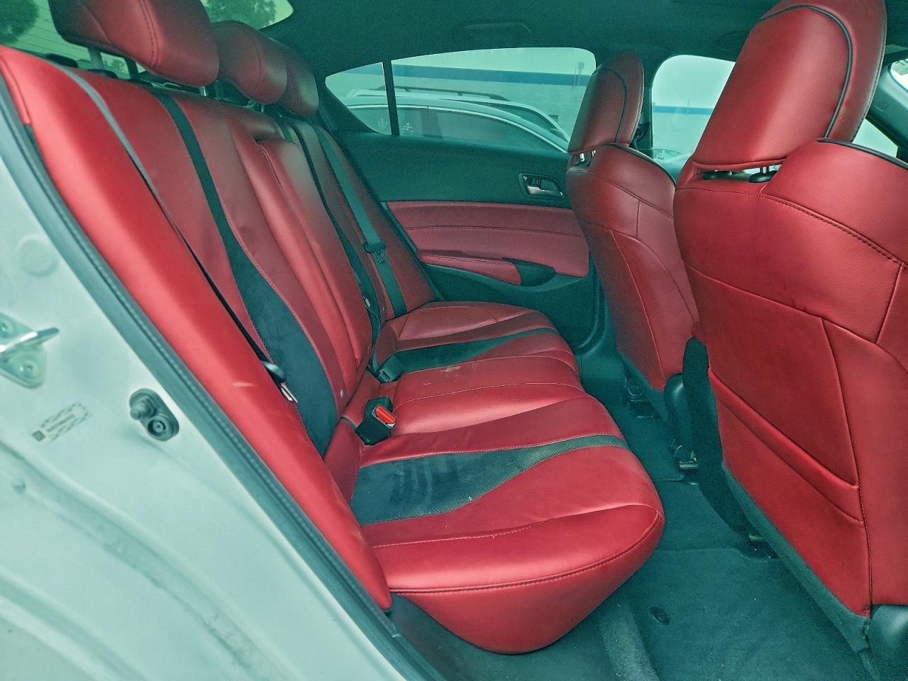 Acura ILX Premium A-spec Image 6