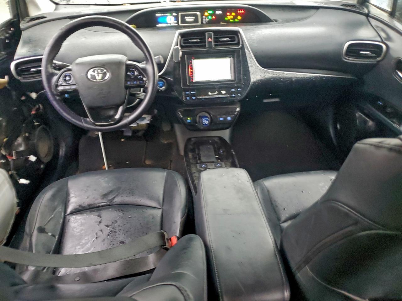 Toyota Prius Image 12