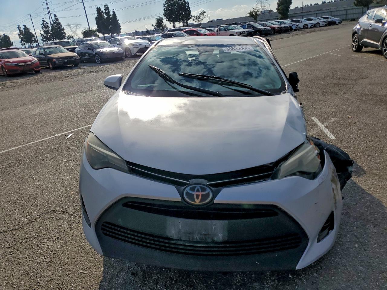 Toyota Corolla L Image 3