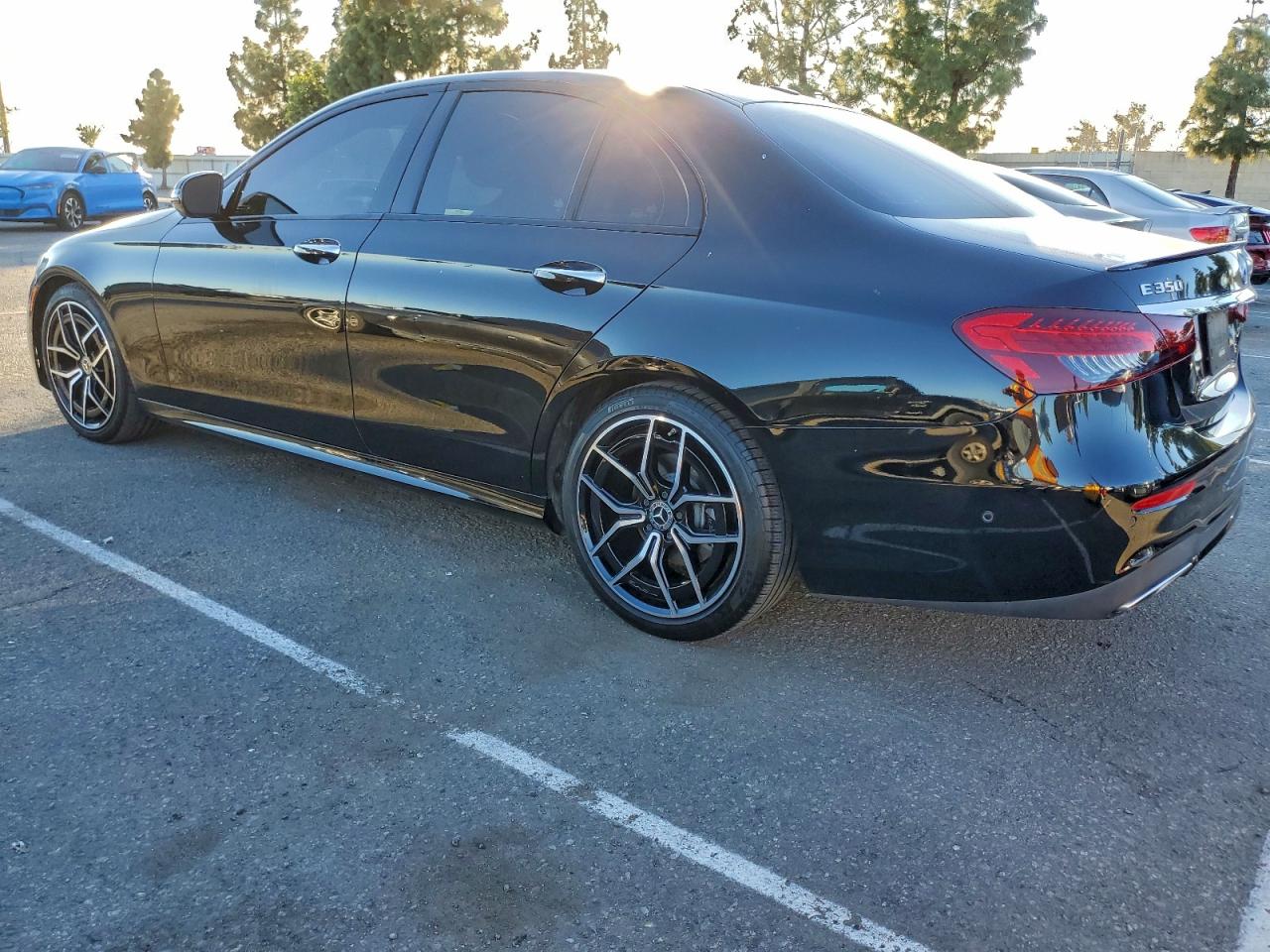 Mercedes-Benz E-Class 350 Image 5