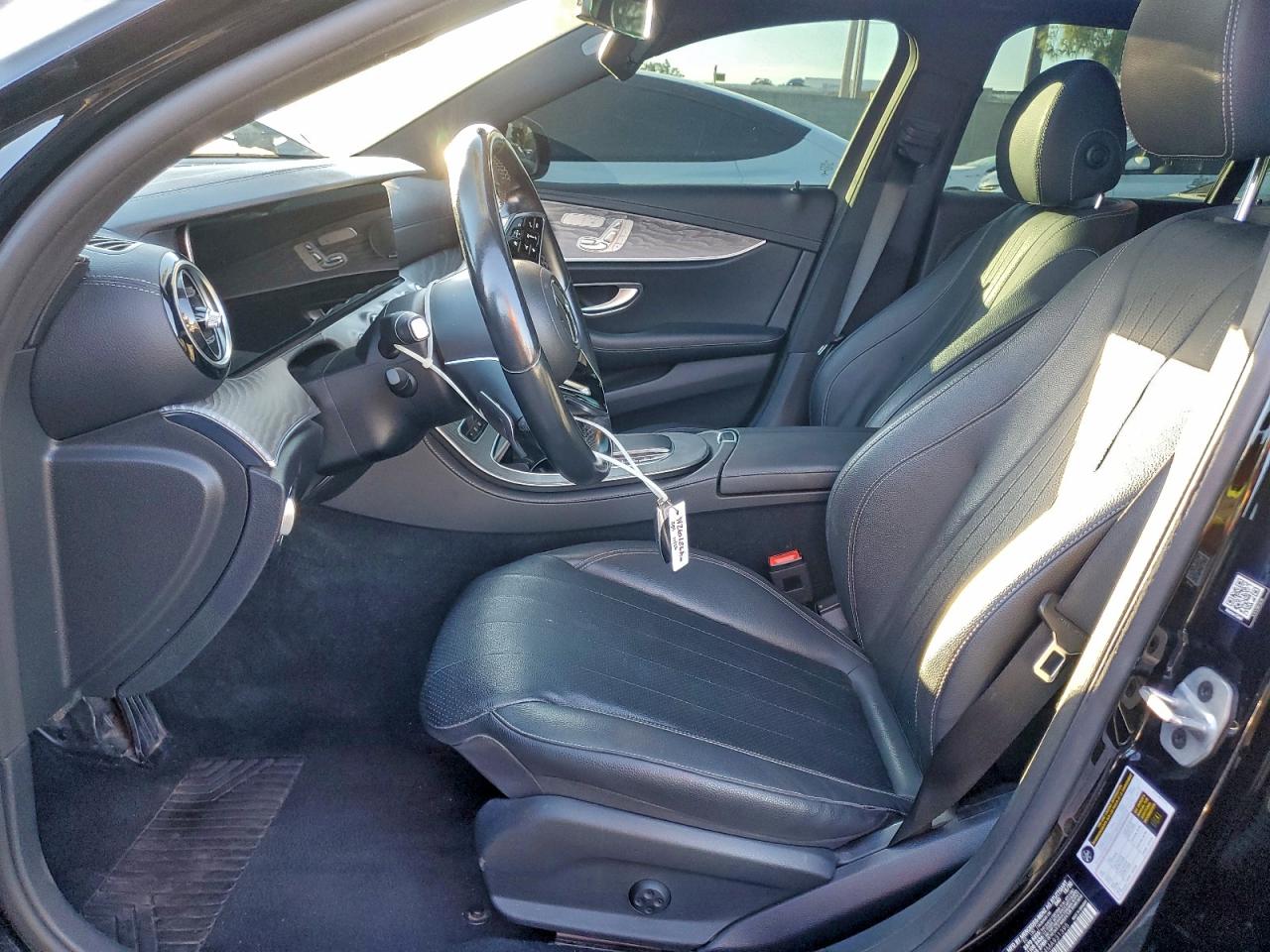 Mercedes-Benz E-Class 350 Image 12