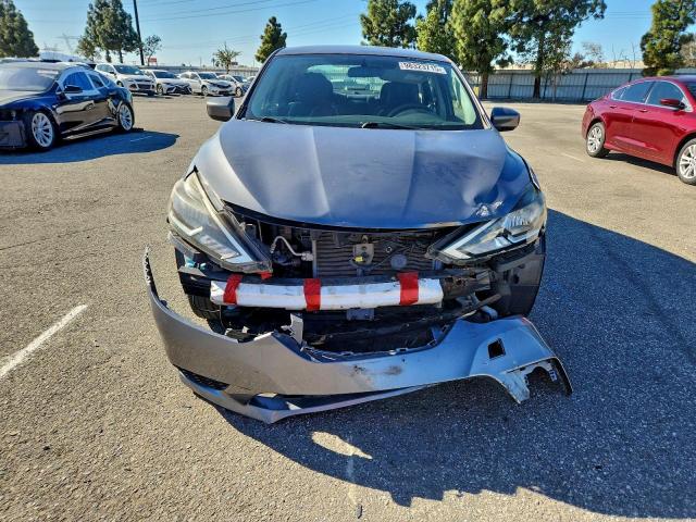 Nissan Sentra S Image 2