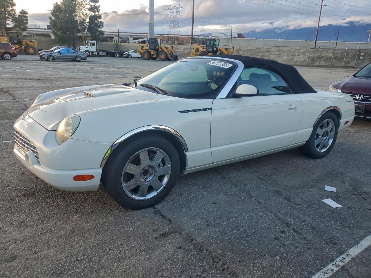 Ford Thunderbird Image 1