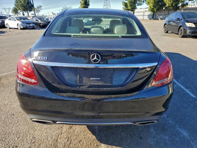 Mercedes-Benz C-Class 300 Image 3