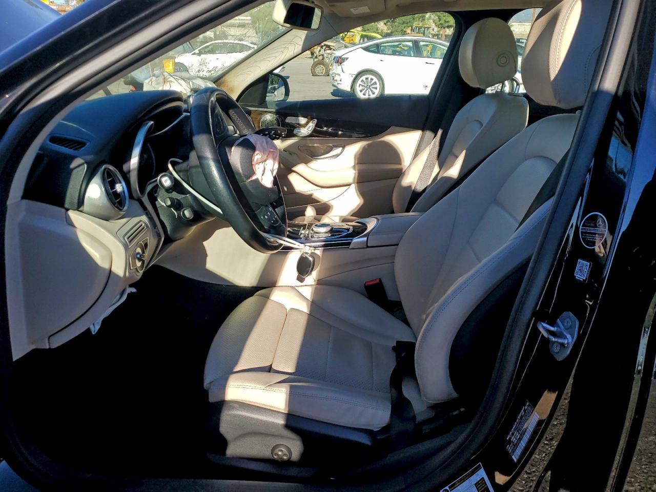 Mercedes-Benz C-Class 300 Image 13