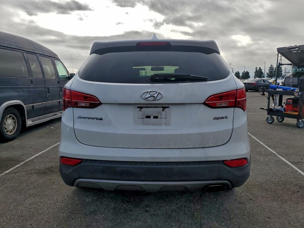 Hyundai SANTA FE Image 8