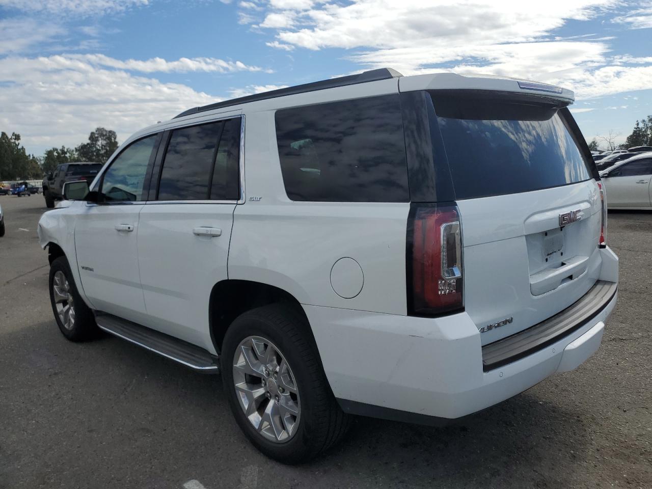 GMC Yukon Slt Image 2