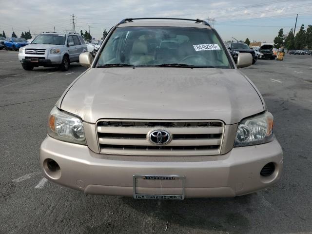 Toyota Highlander Base Image 11