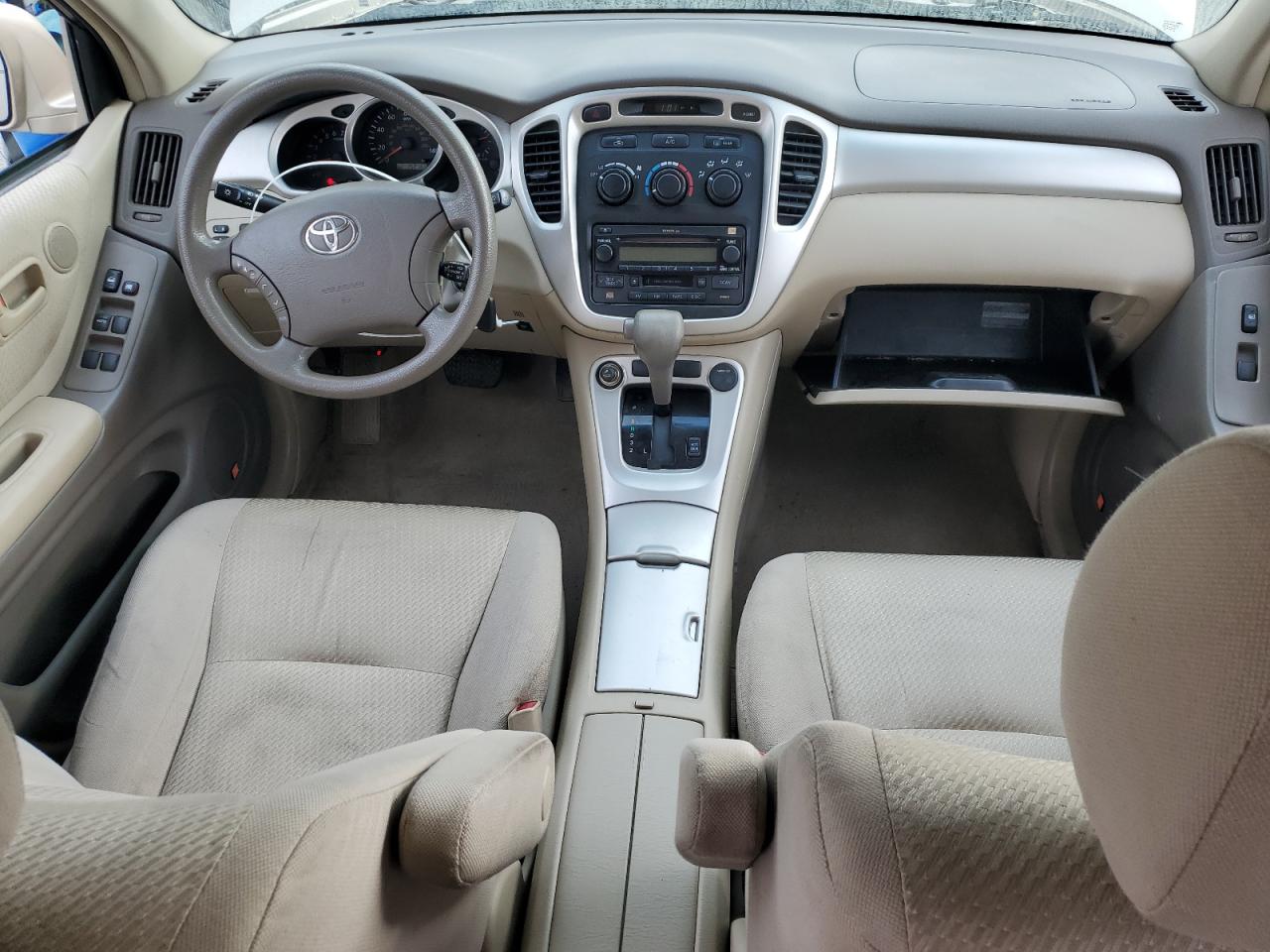 Toyota Highlander Base Image 9