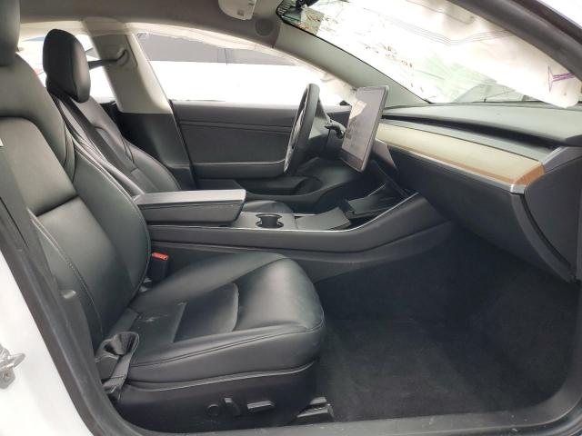 Tesla Model 3 Image 6
