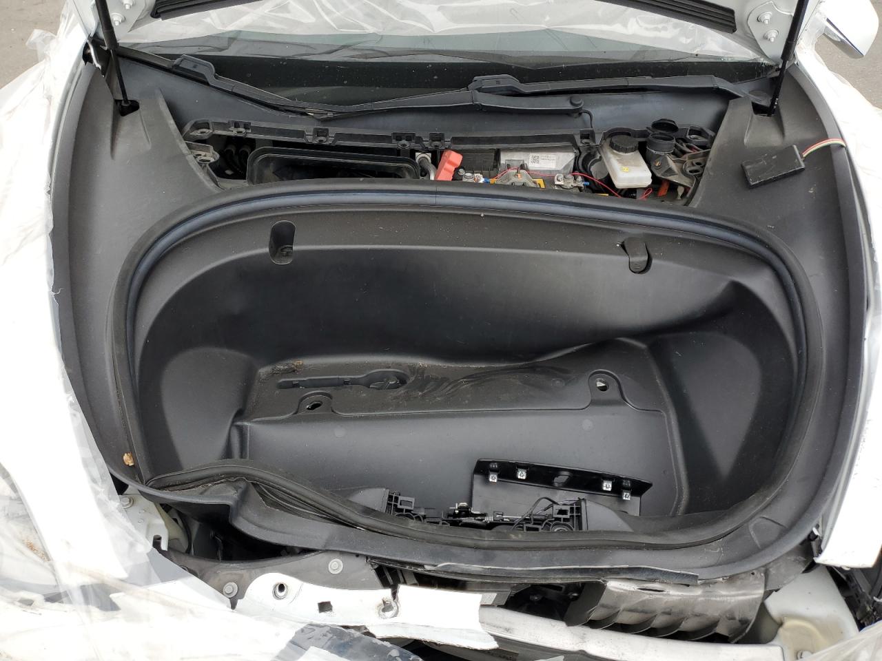 Tesla Model 3 Image 9