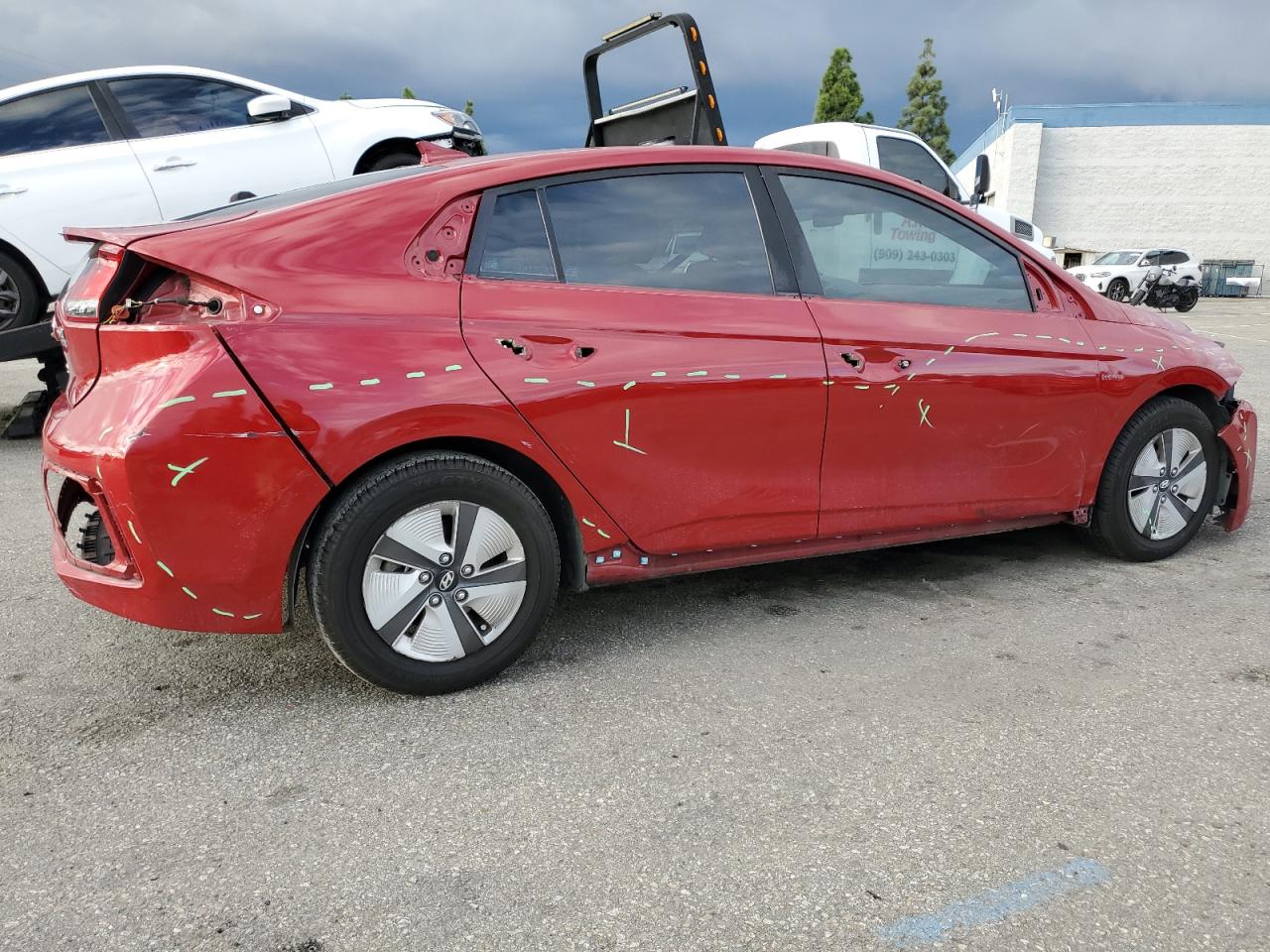 Hyundai Ioniq Blue Image 9