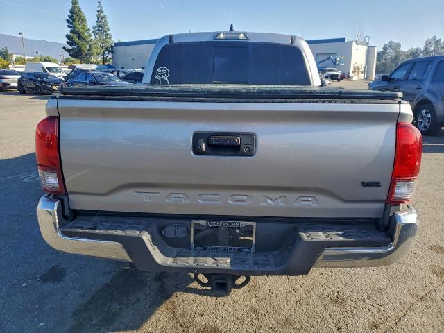 Toyota Tacoma Double Cab Image 6