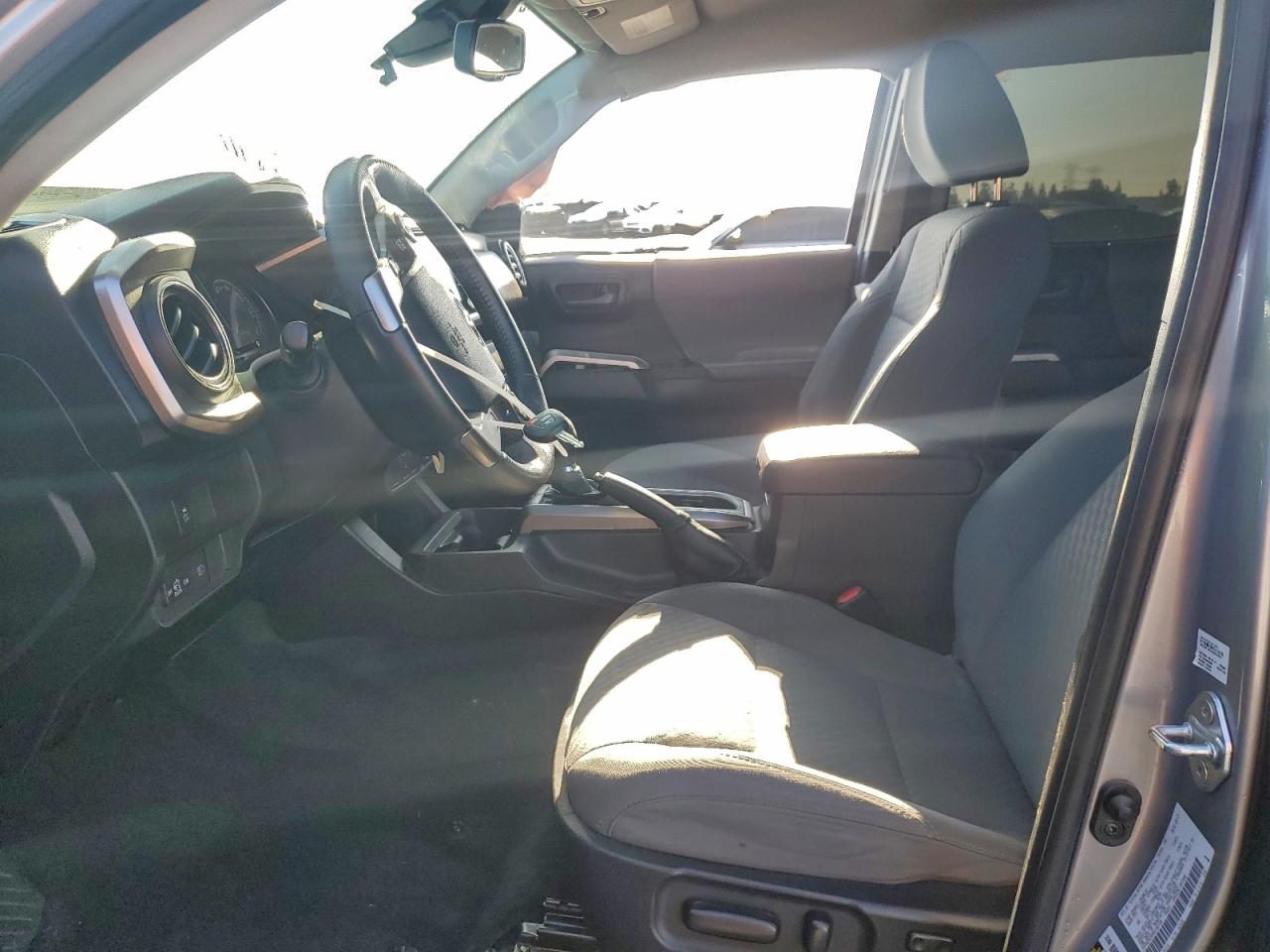 Toyota Tacoma Double Cab Image 5