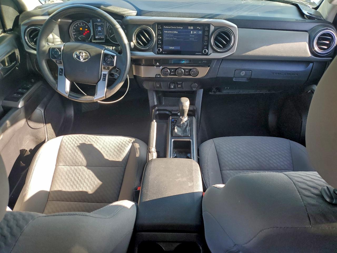 Toyota Tacoma Double Cab Image 12