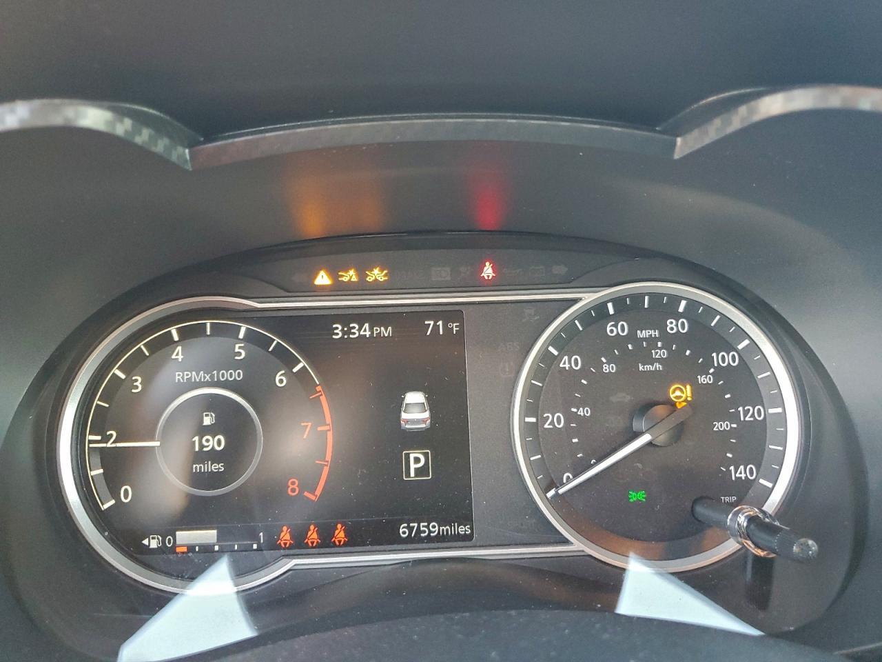 Nissan Versa Sv Image 10