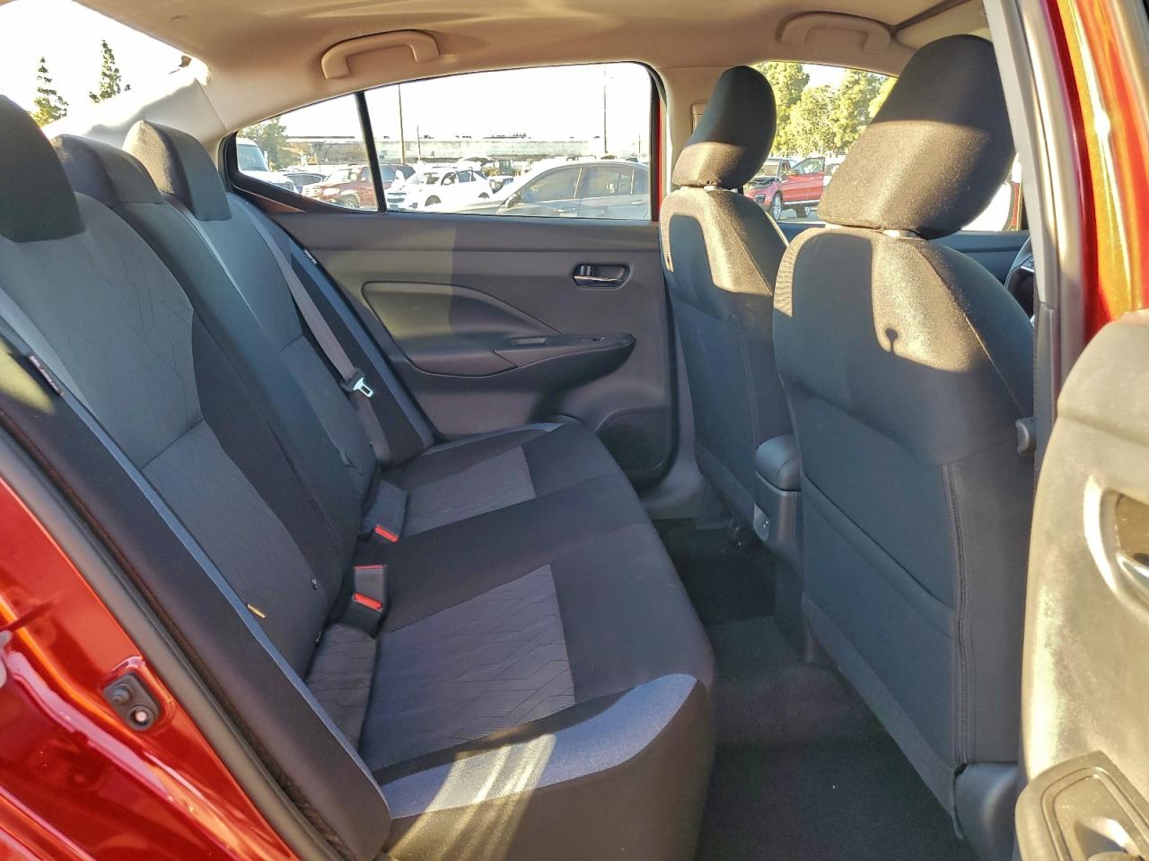 Nissan Versa Sv Image 2