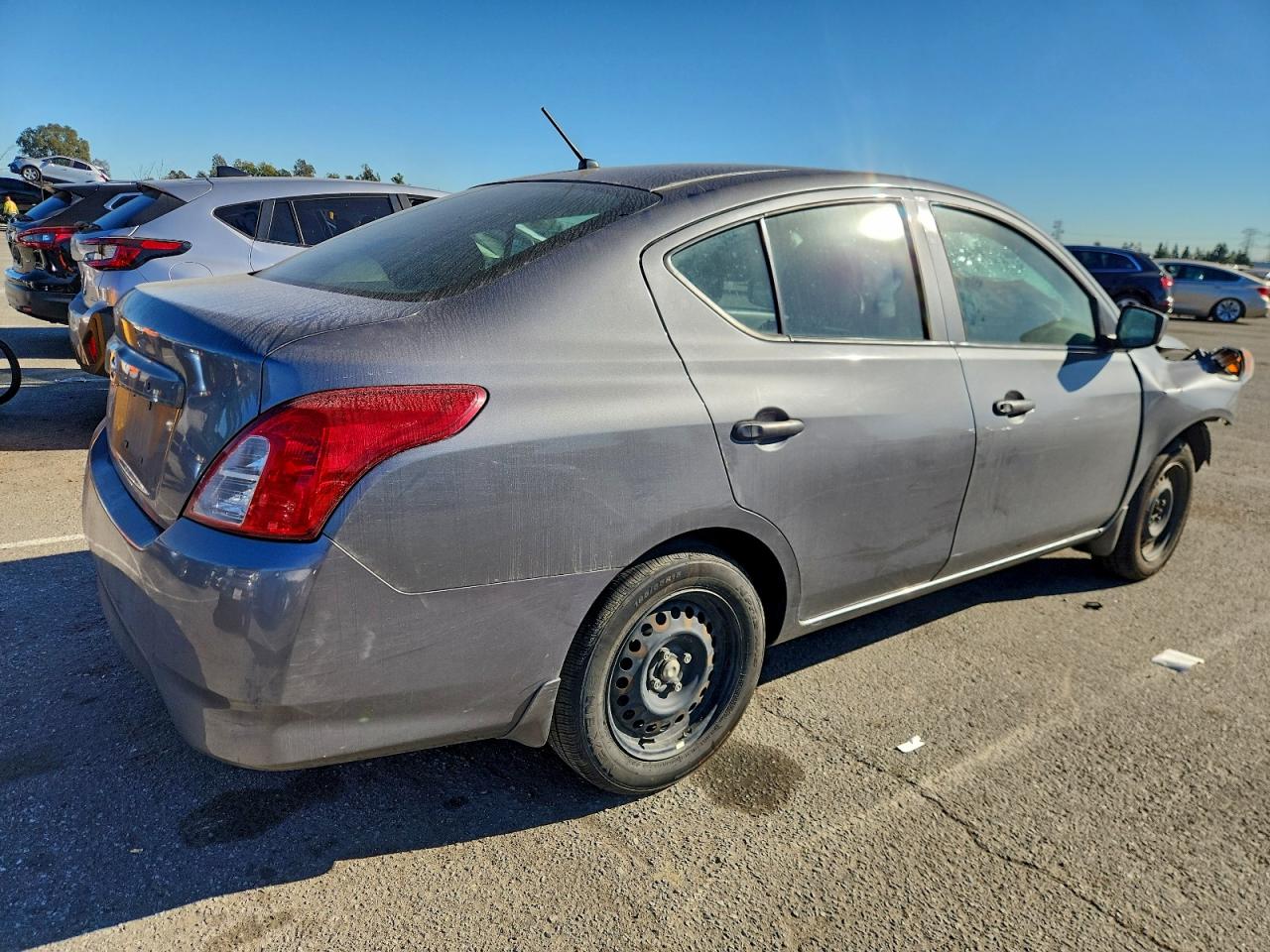 Nissan Versa S Image 5