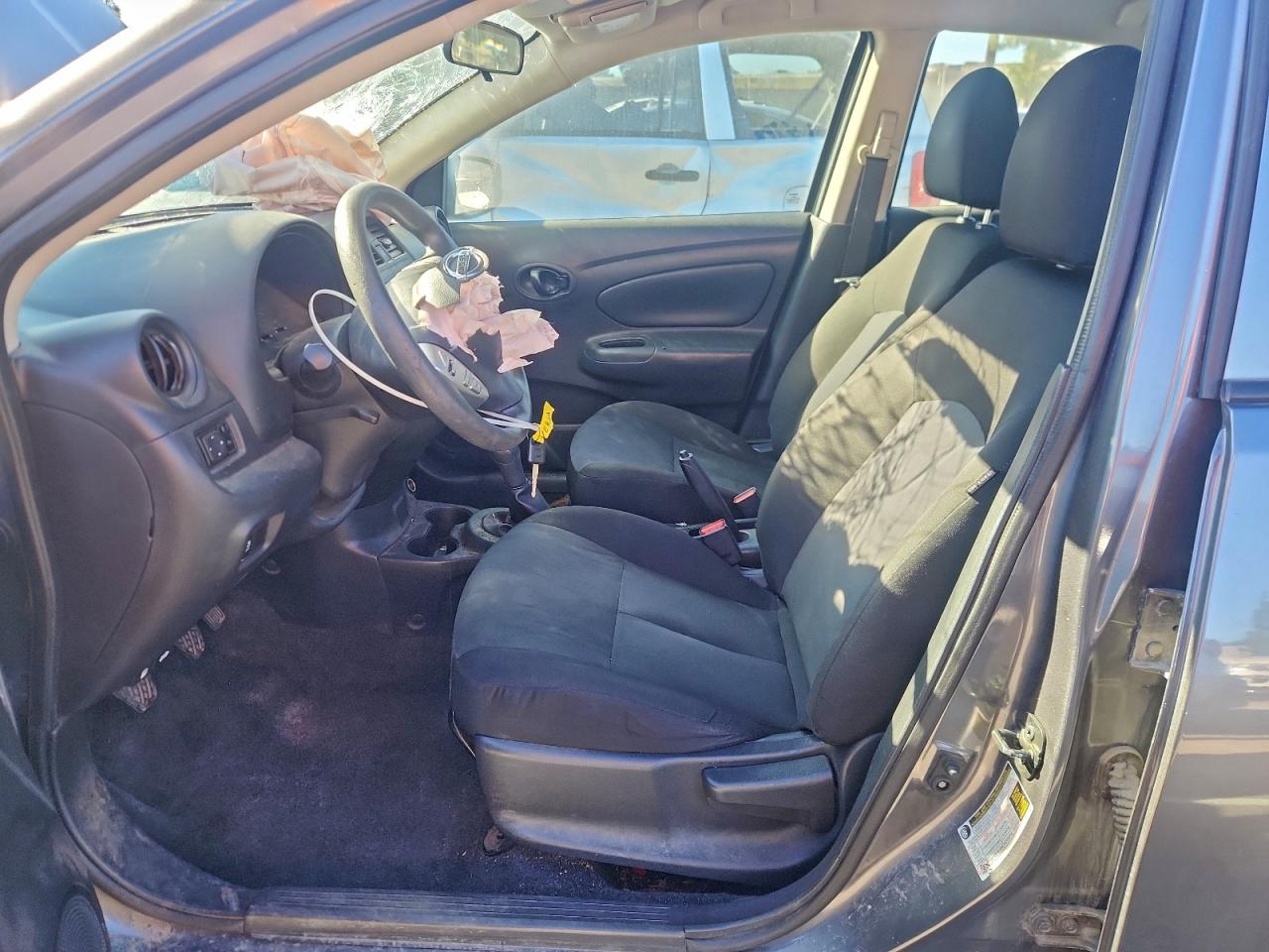 Nissan Versa S Image 9