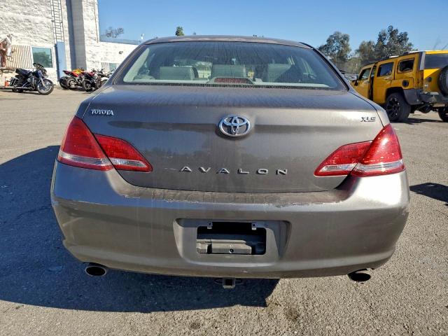 Toyota Avalon Xl Image 4